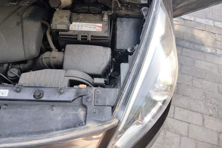 Used Kia Carens 2013 2.0L 5-Seater Automatic Standard Version China V Standard Engine Bay Left