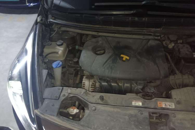Used Kia Carens 2013 2.0L 5-Seater Automatic Standard Version China V Standard Engine Bay Right