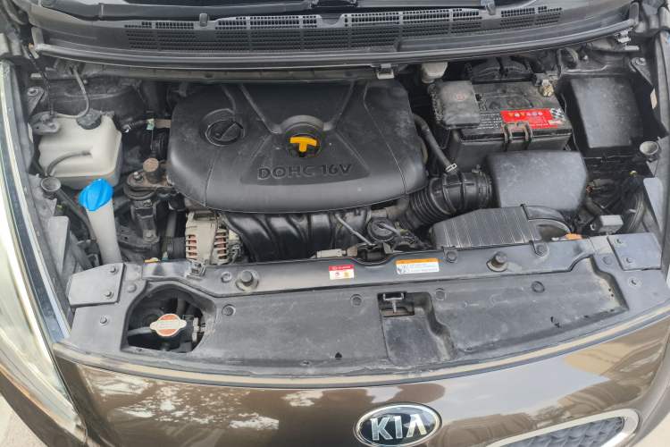 Used Kia Carens 2013 2.0L 7-Seater Automatic Comfort Edition China V Standard Engine Bay