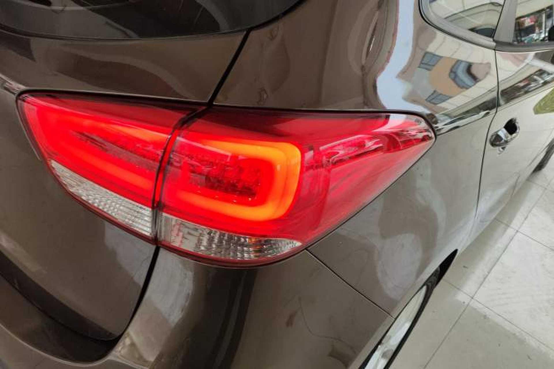 Used Kia Carens 2013 2.0L 7-Seater Automatic Comfort Edition China IV Standard Exterior 3