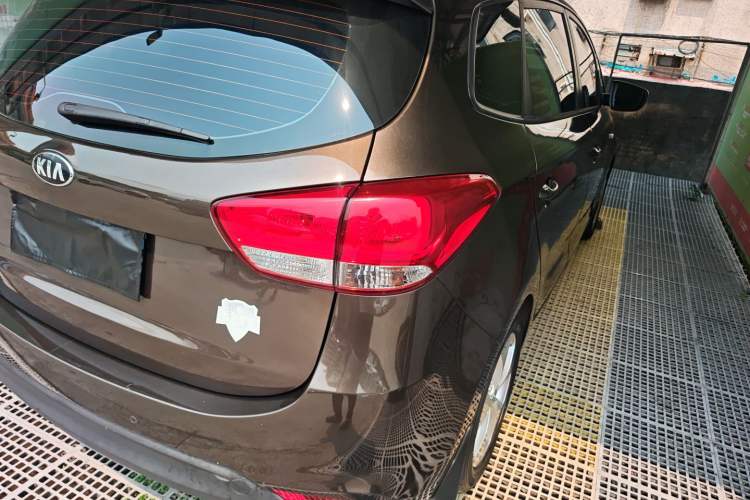 Used Kia Carens 2013 2.0L 7-Seater Automatic Standard Version China IV Standard Exterior 3