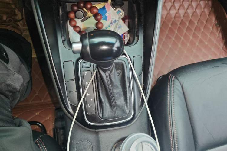 Used Kia Carens 2013 2.0L 5-Seater Automatic Comfort Version China V Standard Gear Lever