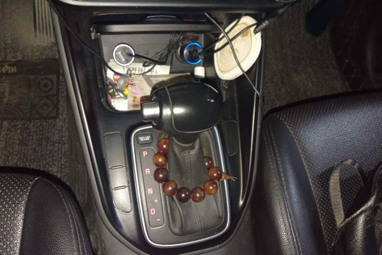 Used Kia Carens 2013 2.0L 5-Seater Automatic Standard Version China V Standard Gear Lever