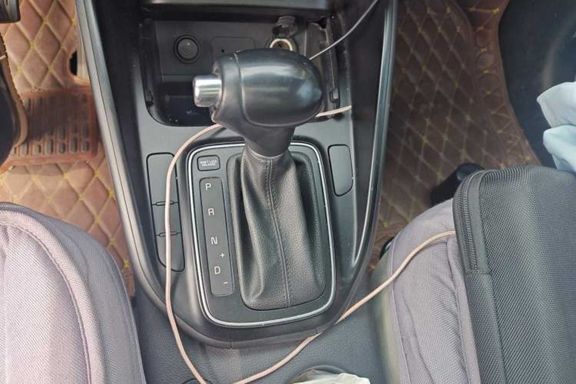 Used Kia Carens 2013 2.0L 5-Seater Automatic Standard Version China V Standard Gear Lever
