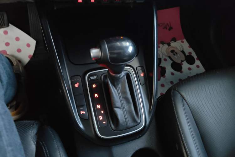 Used Kia Carens 2013 2.0L 7-Seater Automatic Luxury Version China IV Standard Gear Lever