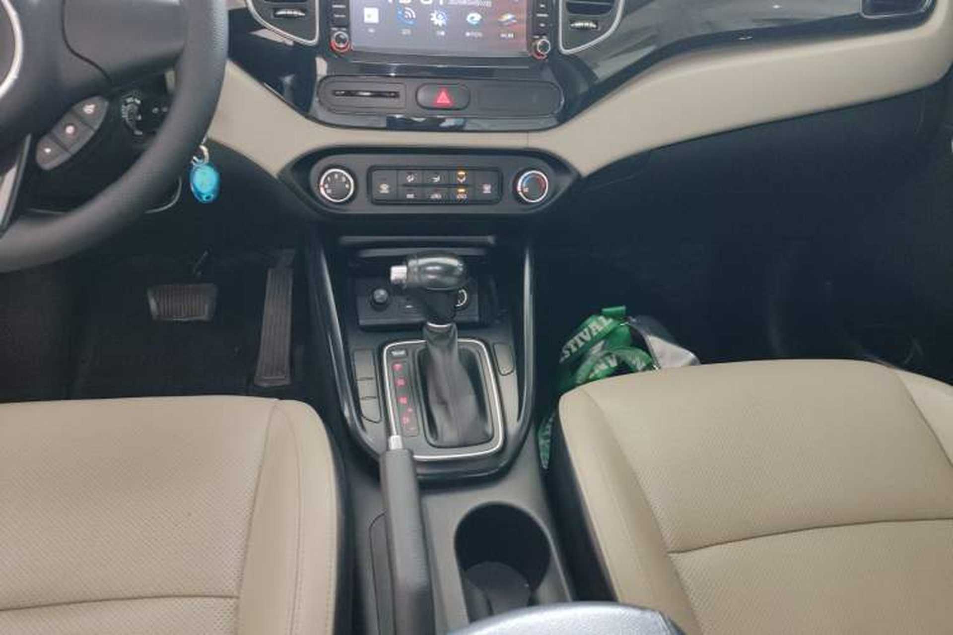 Used Kia Carens 2013 2.0L 7-Seater Automatic Comfort Edition China IV Standard Gear Lever
