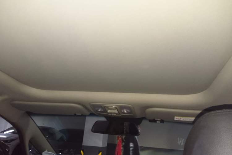 Used Kia Carens 2013 2.0L 5-Seater Automatic Standard Version China V Standard Headliner