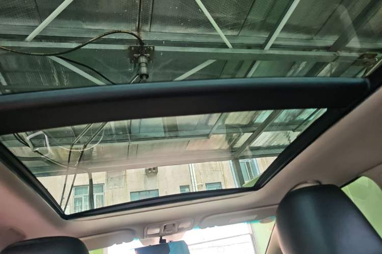 Used Kia Carens 2013 2.0L 7-Seater Automatic Standard Version China IV Standard Headliner