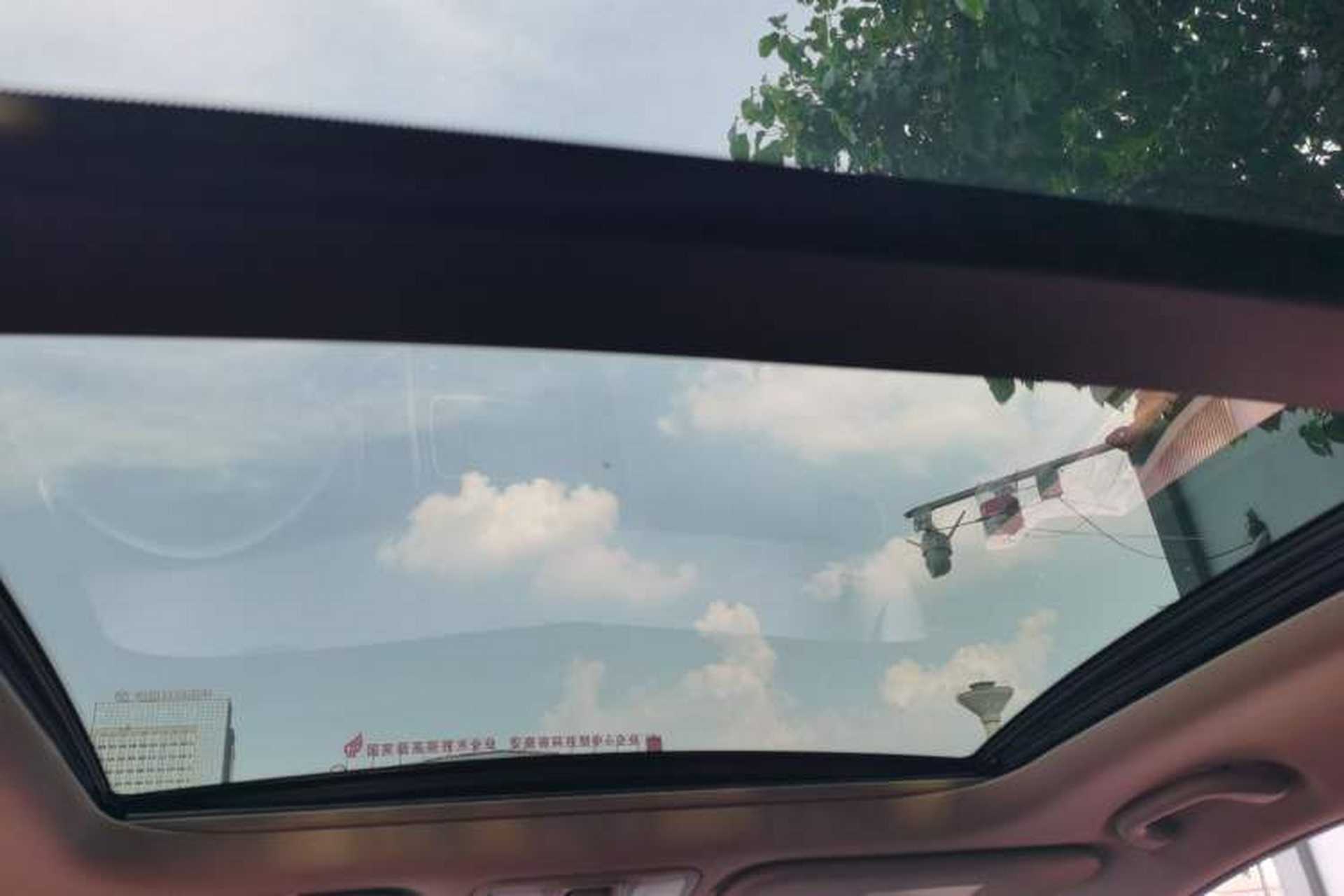 Used Kia Carens 2013 2.0L 7-Seater Automatic Standard Version China IV Standard Headliner