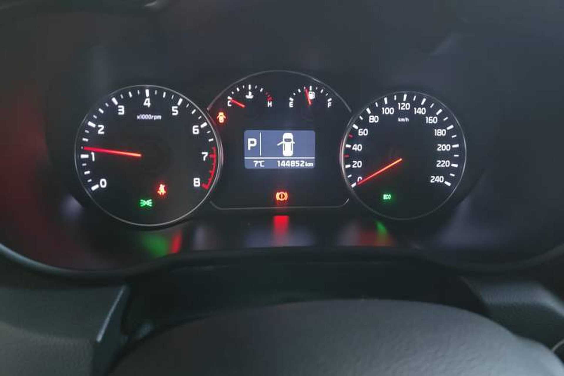 Used Kia Carens 2013 2.0L 7-Seater Automatic Luxury Version China IV Standard Instrument Cluster