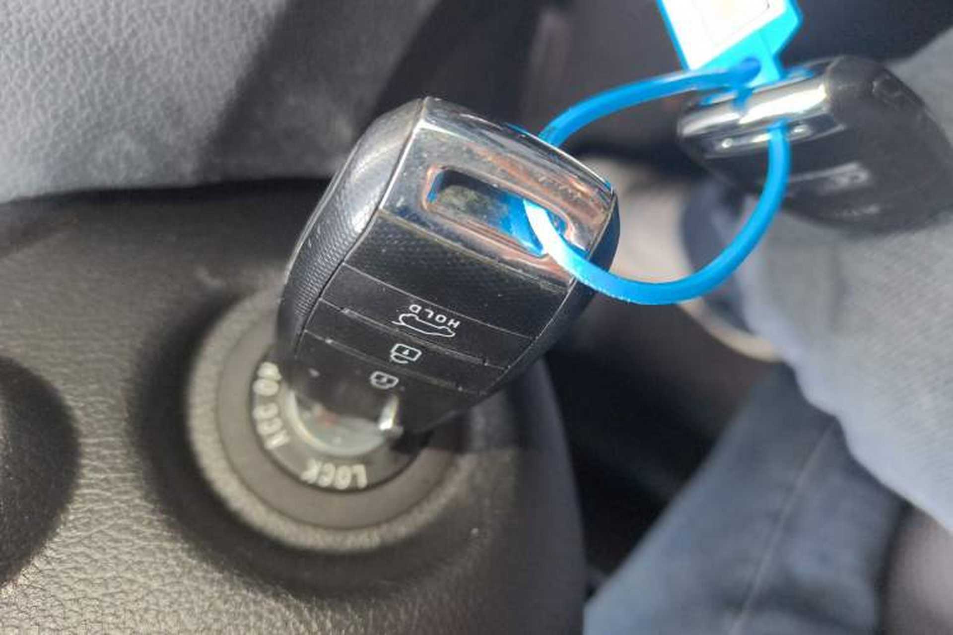 Used Kia Carens 2013 2.0L 5-Seater Automatic Standard Version China V Standard Interior 1