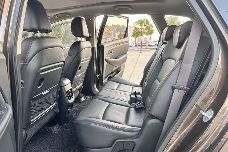 Used Kia Carens 2013 2.0L 5-Seater Automatic Comfort Version China IV Standard Interior 2