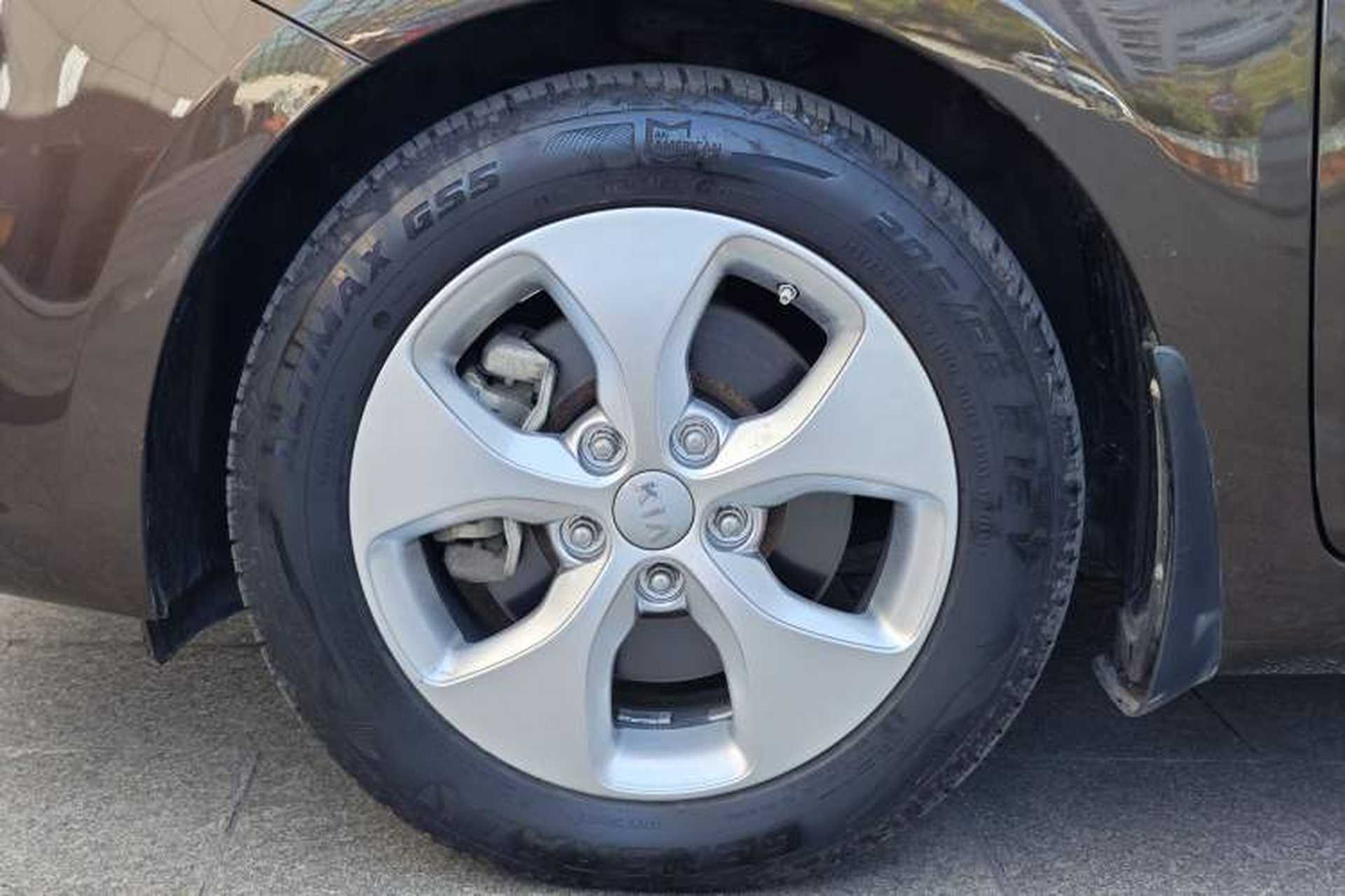Used Kia Carens 2013 2.0L 7-Seater Automatic Standard Version China V Standard Interior 5