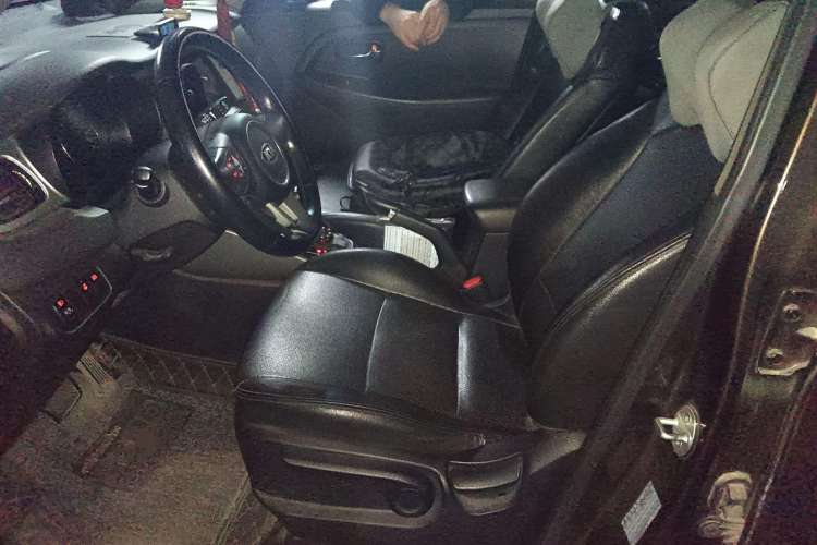 Used Kia Carens 2013 2.0L 5-Seater Automatic Standard Version China V Standard Left Front Seat