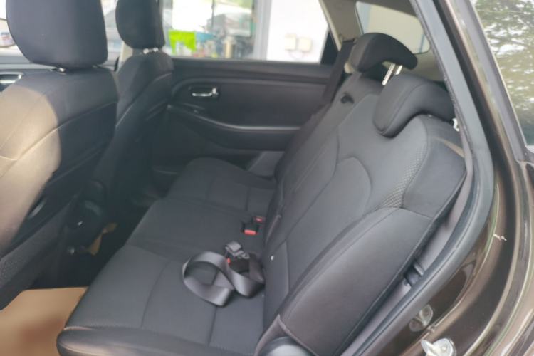 Used Kia Carens 2013 2.0L 7-Seater Automatic Standard Version China IV Standard Left Rear Seat