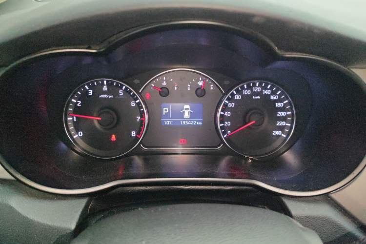 Used Kia Carens 2013 2.0L 5-Seater Automatic Comfort Version China V Standard Odometer Close Up