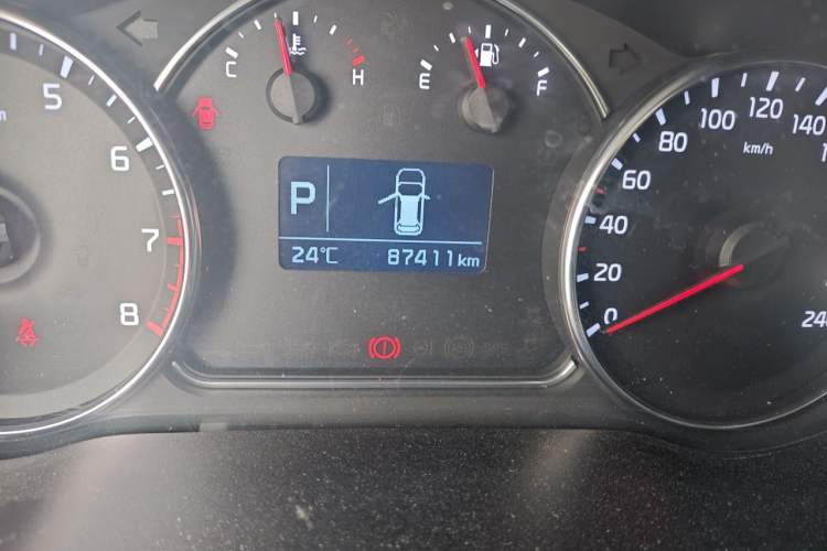 Used Kia Carens 2013 2.0L 5-Seater Automatic Standard Version China V Standard Odometer Close Up