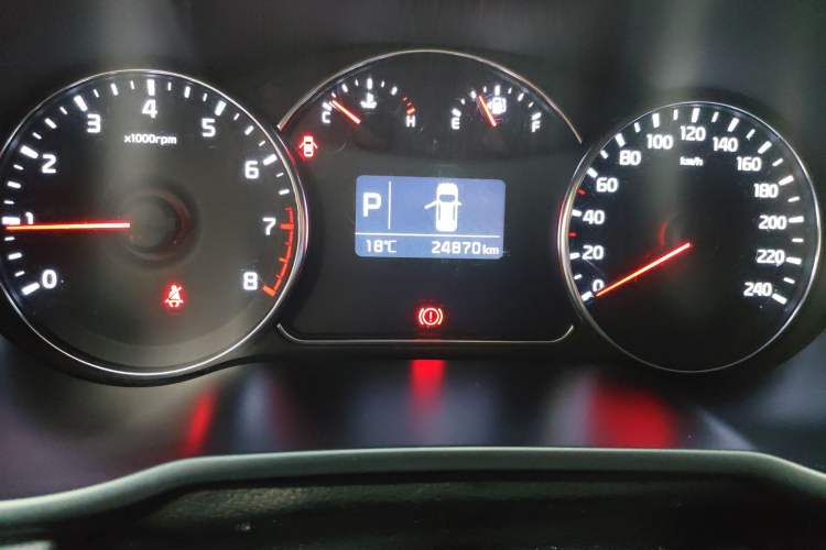 Used Kia Carens 2013 2.0L 5-Seater Automatic Comfort Version China IV Standard Odometer Close Up