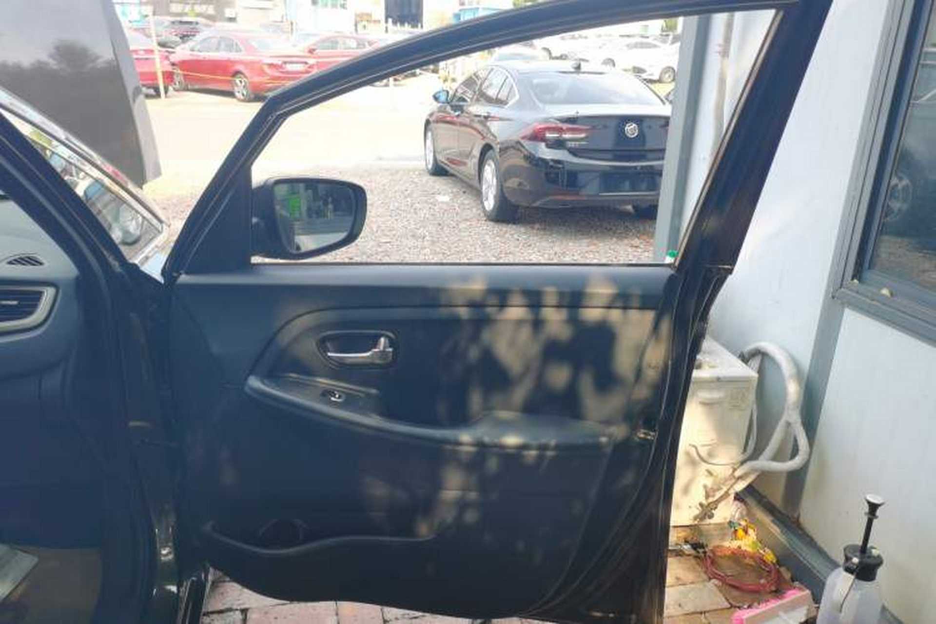 Used Kia Carens 2013 2.0L 7-Seater Automatic Standard Version China IV Standard Right Front Door Interior