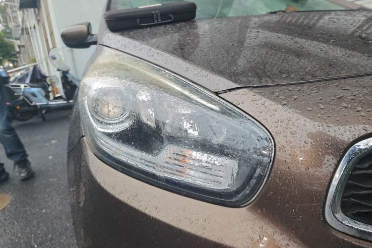 Used Kia Carens 2013 2.0L 5-Seater Automatic Comfort Version China V Standard Right Front Headlight