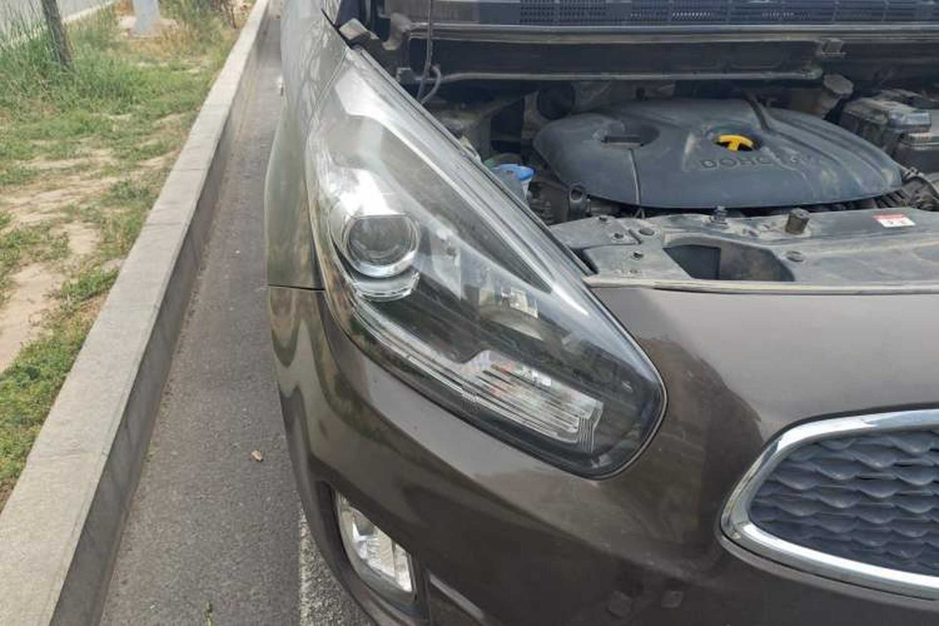 Used Kia Carens 2013 2.0L 5-Seater Automatic Standard Version China V Standard Right Front Headlight