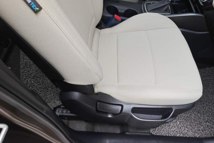 Used Kia Carens 2013 2.0L 7-Seater Automatic Standard Version China IV Standard Right Front Seat