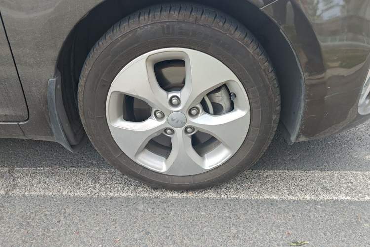 Used Kia Carens 2013 2.0L 5-Seater Automatic Standard Version China V Standard Right Front Wheel Hub
