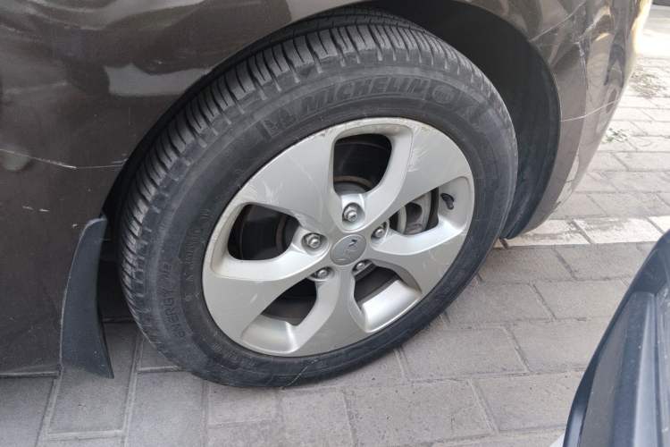 Used Kia Carens 2013 2.0L 5-Seater Automatic Standard Version China V Standard Right Front Wheel Hub