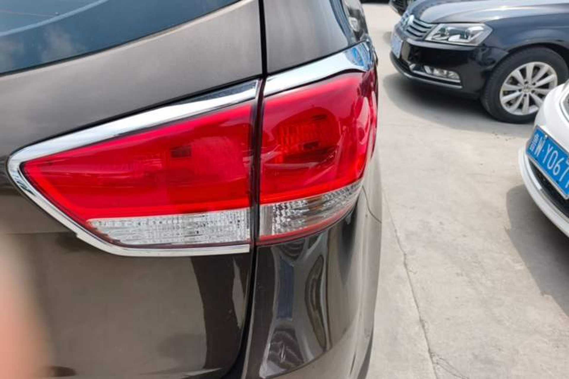 Used Kia Carens 2013 2.0L 7-Seater Automatic Standard Version China IV Standard Right Rear Taillight