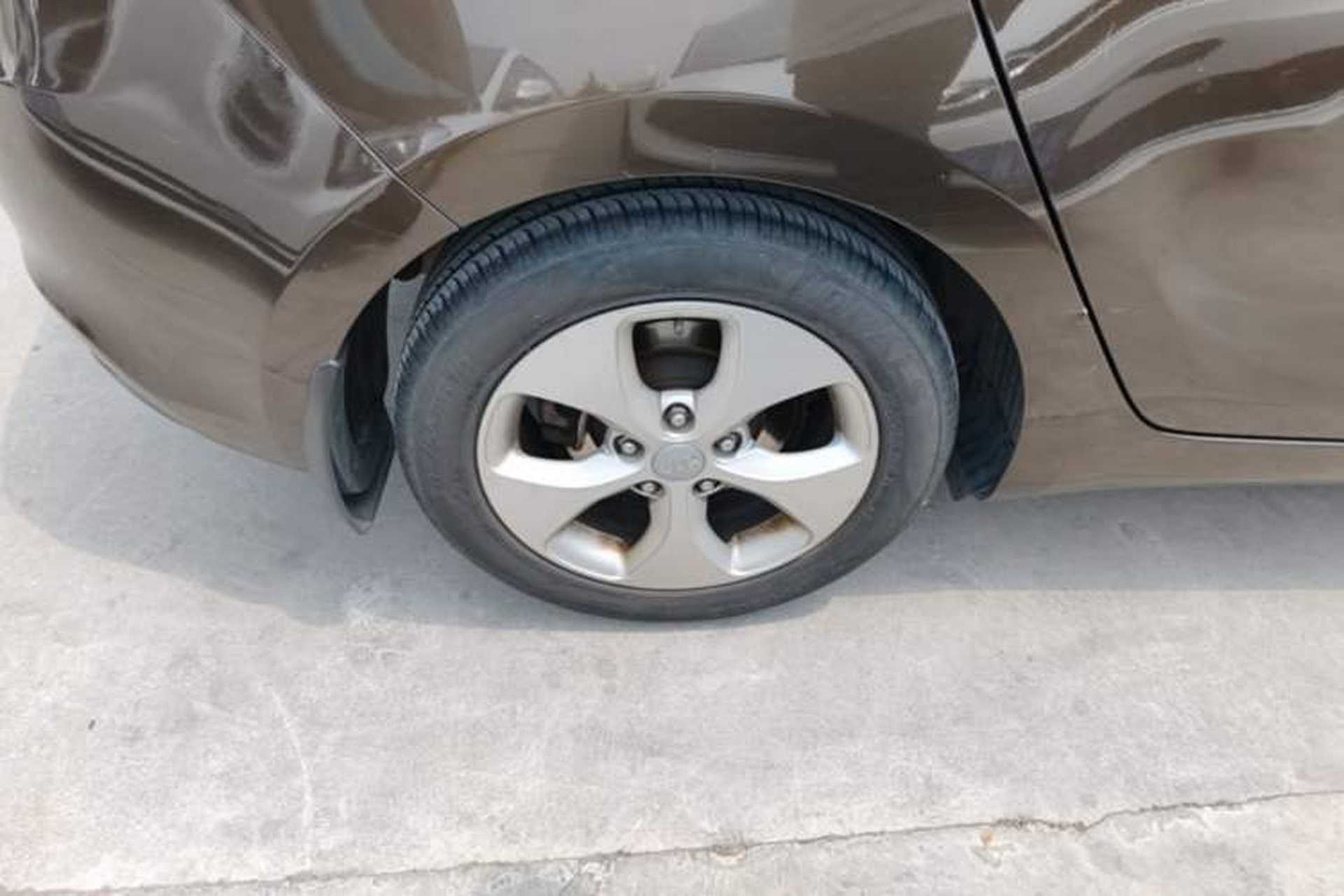 Used Kia Carens 2013 2.0L 7-Seater Automatic Standard Version China IV Standard Right Rear Wheel Hub