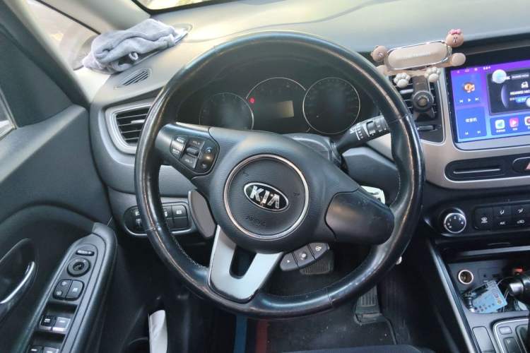 Used Kia Carens 2013 2.0L 5-Seater Automatic Standard Version China V Standard Steering Wheel