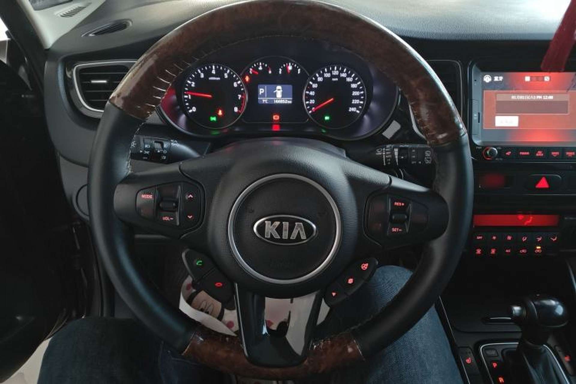 Used Kia Carens 2013 2.0L 7-Seater Automatic Luxury Version China IV Standard Steering Wheel