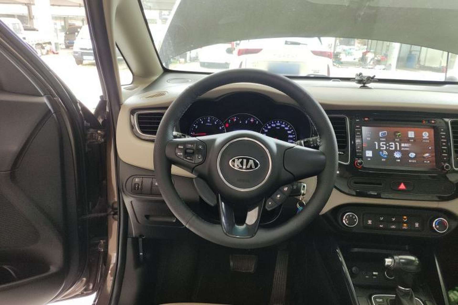 Used Kia Carens 2013 2.0L 7-Seater Automatic Comfort Edition China IV Standard Steering Wheel