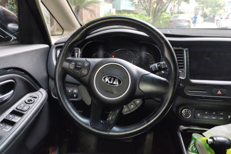 Used Kia Carens 2013 2.0L 5-Seater Automatic Comfort Version China IV Standard Steering Wheel