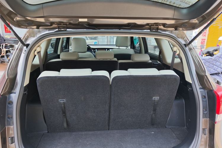 Used Kia Carens 2013 2.0L 7-Seater Automatic Standard Version China IV Standard Trunk