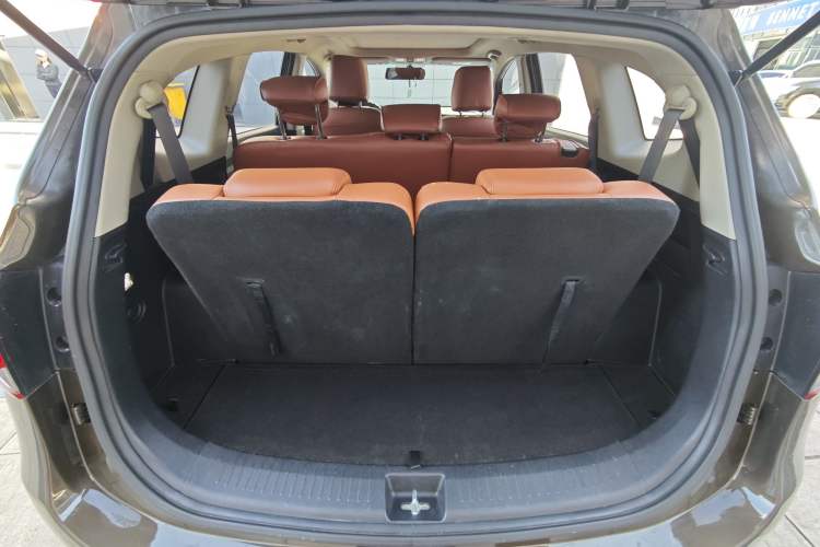 Used Kia Carens 2013 2.0L 7-Seater Automatic Standard Version China V Standard Trunk