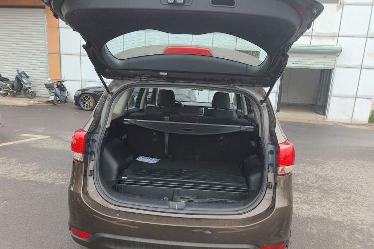 Used Kia Carens 2013 2.0L 5-Seater Automatic Standard Version China V Standard Trunk