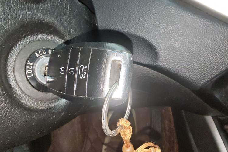Used Kia Carens 2013 2.0L 5-Seater Automatic Comfort Version China V Standard Vehicle Key