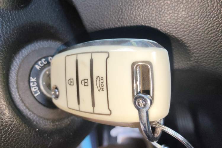 Used Kia Carens 2013 2.0L 5-Seater Automatic Standard Version China V Standard Vehicle Key