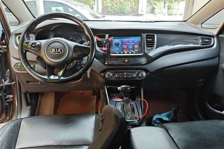 Used Kia Carens 2013 2.0L 5-Seater Automatic Standard Version China V Standard Center Console