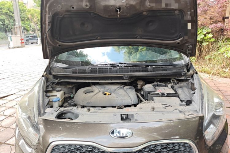 Used Kia Carens 2013 2.0L 5-Seater Automatic Standard Version China V Standard Engine Bay