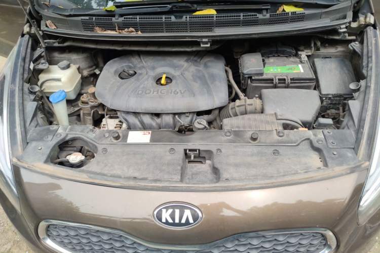 Used Kia Carens 2013 2.0L 5-Seater Automatic Comfort Version China IV Standard Engine Bay