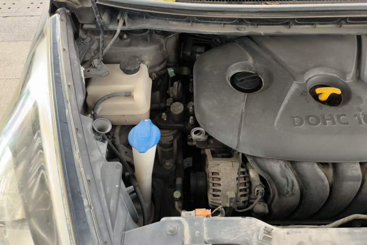 Used Kia Carens 2013 2.0L 7-Seater Automatic Standard Version China V Standard Engine Bay Right