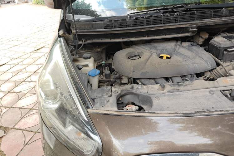Used Kia Carens 2013 2.0L 5-Seater Automatic Standard Version China V Standard Engine Bay Right