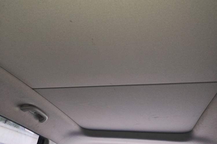 Used Kia Carens 2013 2.0L 7-Seater Automatic Comfort Edition China IV Standard Headliner