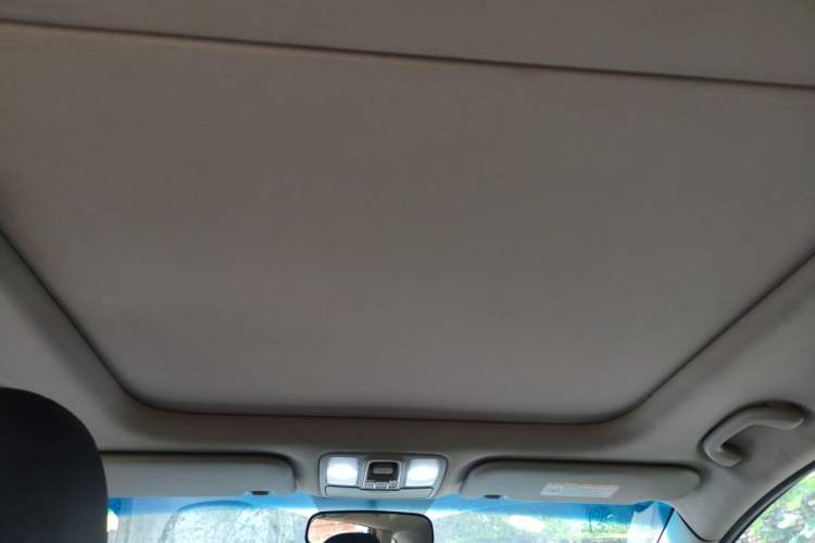 Used Kia Carens 2013 2.0L 5-Seater Automatic Comfort Version China IV Standard Headliner