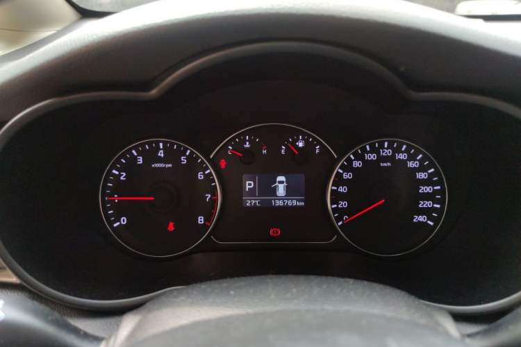 Used Kia Carens 2013 2.0L 5-Seater Automatic Comfort Version China IV Standard Instrument Cluster