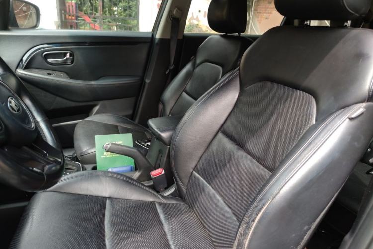 Used Kia Carens 2013 2.0L 5-Seater Automatic Comfort Version China IV Standard Left Front Seat