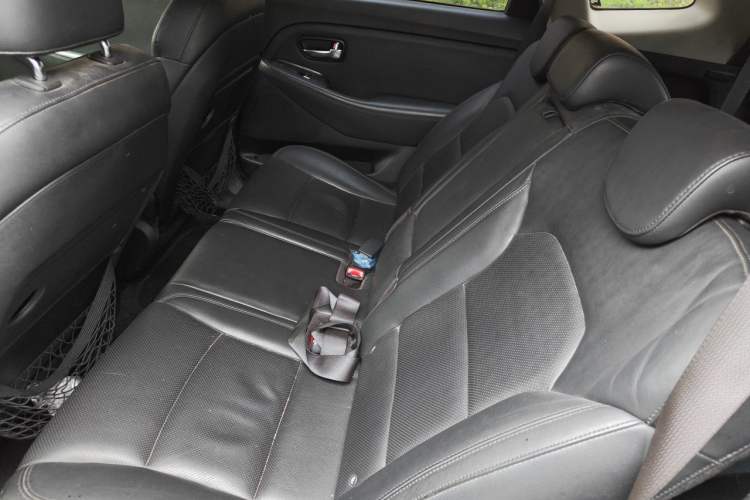 Used Kia Carens 2013 2.0L 7-Seater Automatic Comfort Edition China IV Standard Left Rear Seat
