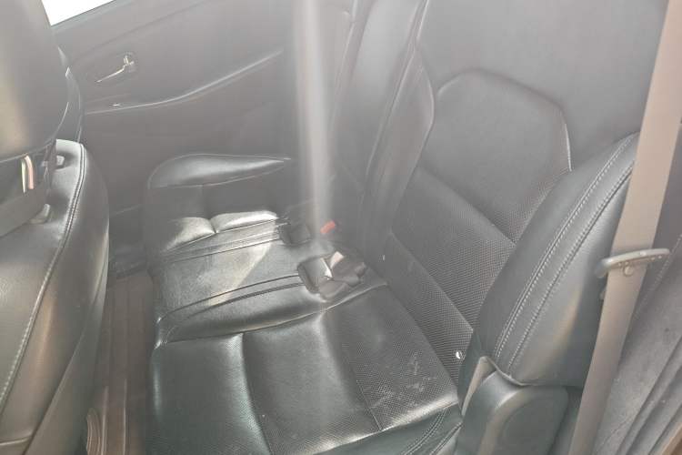 Used Kia Carens 2013 2.0L 5-Seater Automatic Standard Version China V Standard Left Rear Seat
